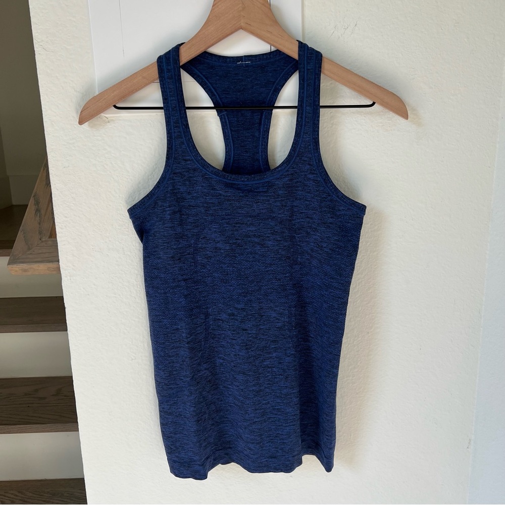 Lululemon Barry’s Bootcamp Swiftly Tech Racerback Tank Top in Heathered Blue
